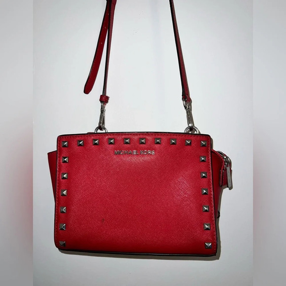 Michael Kors Handbags - Michael Kors Crossbody Bag